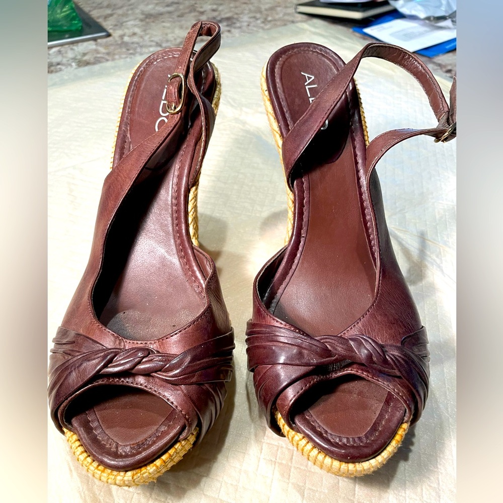 ALDO Mahogany Brown Wedge Heels
Size 8